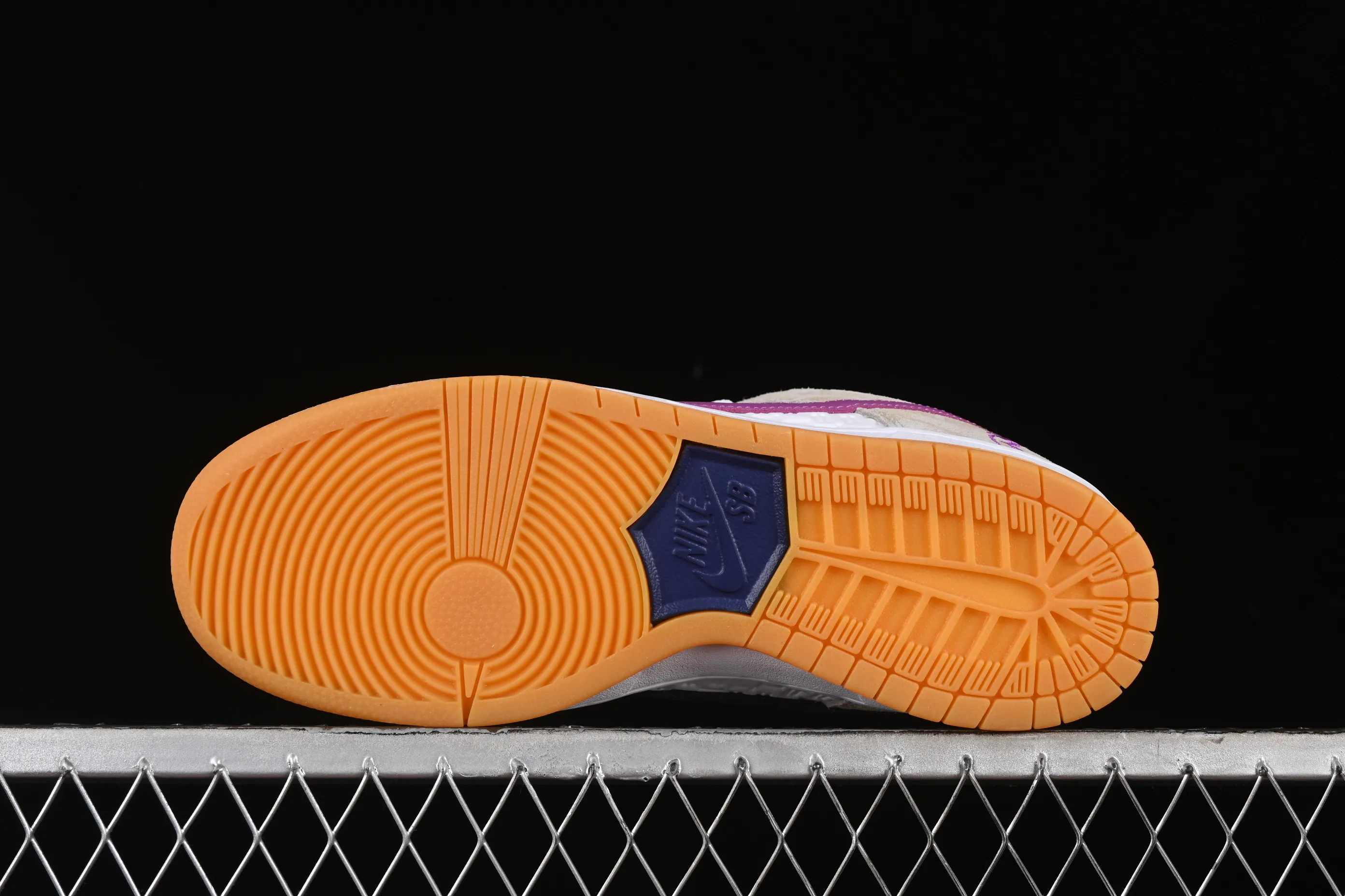 All categories Nk SB Dunk Series Nk SB Dunk Low low-top sneakers Rayssa Leal x Nk SB Dunk Low Brazilian skateboarding goddess joint model SB low-top casual sneakers FZ5251-001